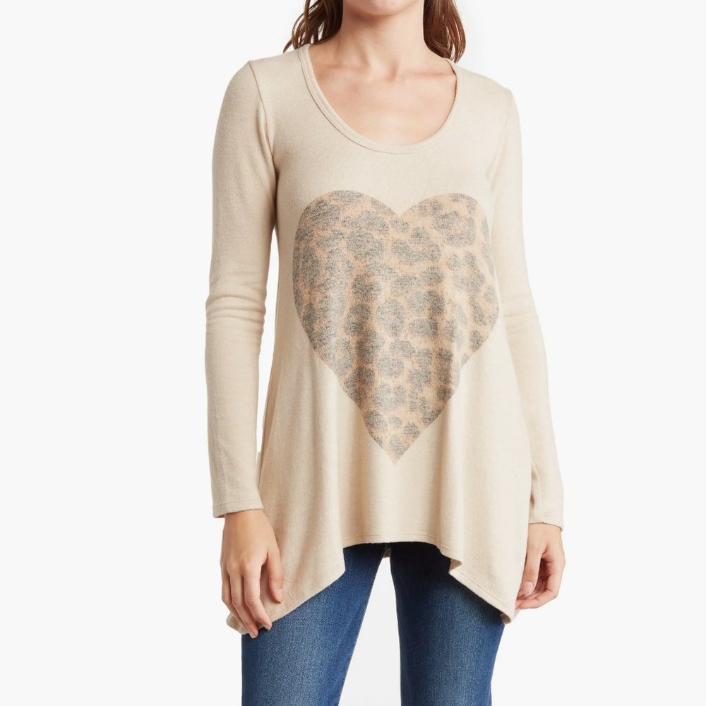 Go Couture Assymetrical Leopard Heart Swing Sweater Size Large